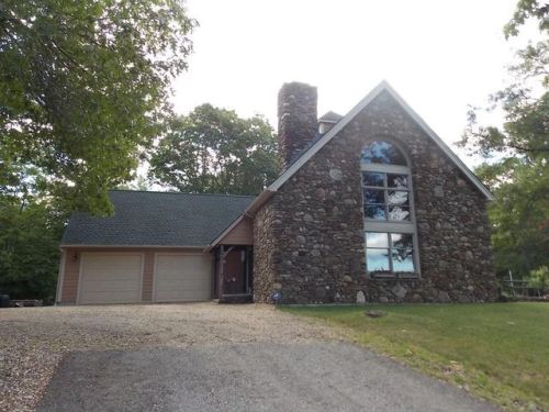 436 Main St, Petersham MA  01366-9502 exterior