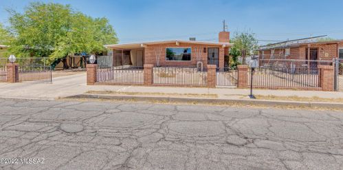 217 Susana St, Tucson, AZ 85756-7538
