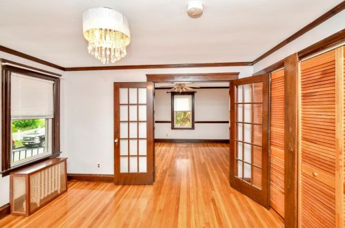 291 St, Dedham MA 02026-2044 exterior