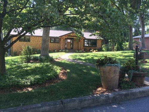 16 Briarcliff Dr, Asheville, NC 28803-3303