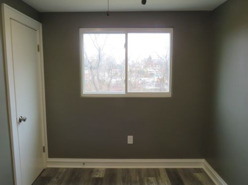 4607 Clubvue Dr, Pittsburgh PA  15236-4803 exterior