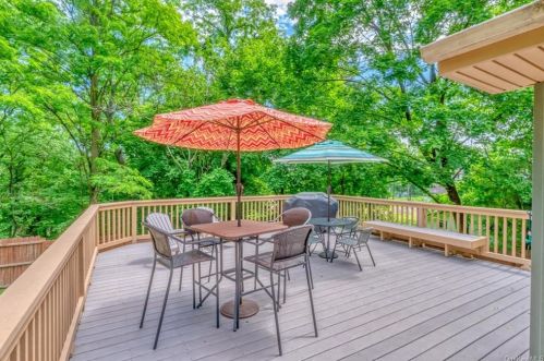 410 Old Post Rd, Marlborough NY  12542-6232 exterior