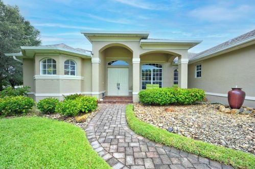 2815 15th St, Cape Coral, FL 33993-4863