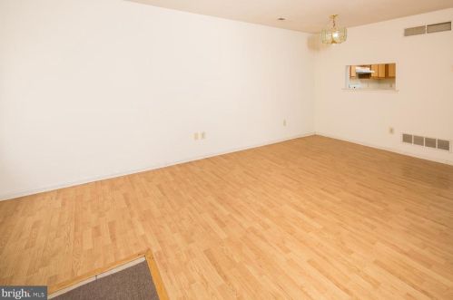 28 Periwinkle Ct, Dover DE  19904-7759 exterior