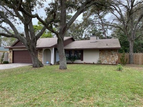 1447 Waterfall Dr, Brooksville, FL 34608-5466