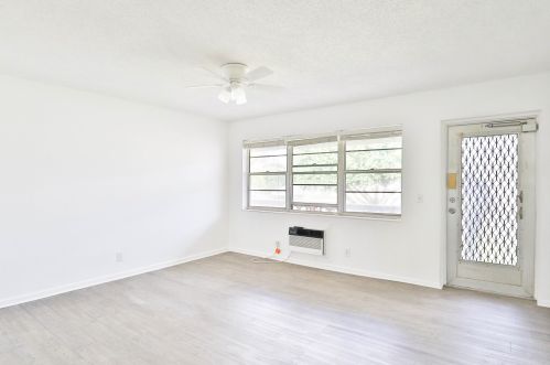 215 Camden I, West Palm Beach, FL 33417-2004