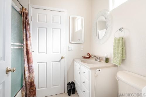 7043 Bobhird Dr, San Diego CA 92119-1403 exterior