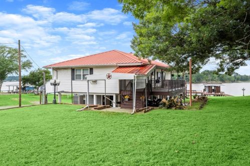 226 Sandy Dr, Chita, TX 75862-6446