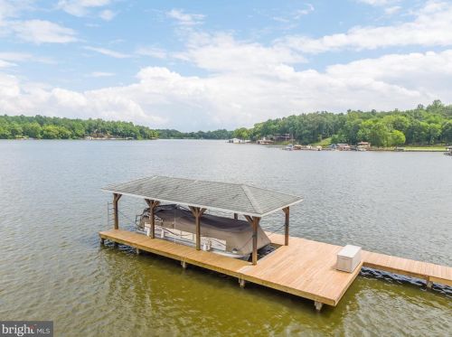 26605 Pennfields Dr, Madison Mills VA  22960-3669 exterior