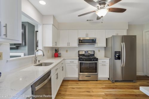 412 Indigo Ct, Morganville, NJ 07751-1700