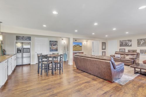 11380 Concord Crk Dr, Thiensville WI  53092-4387 exterior