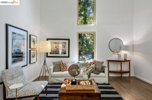 5857 Ascot Dr, Oakland CA 94611-1711 exterior