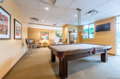 555 Front St, San Diego CA  92101-6700 exterior