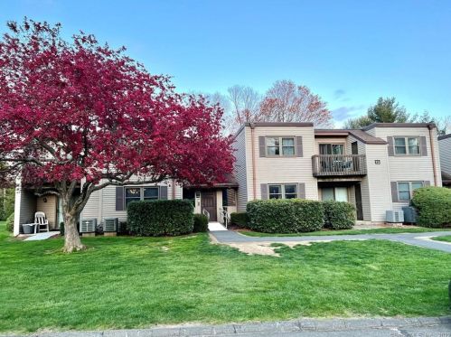 1306 Twin Circle Dr, Wapping, CT 06074-2614