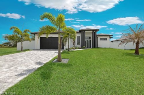 2314 16th Ter, Cape Coral, FL 33909-5484