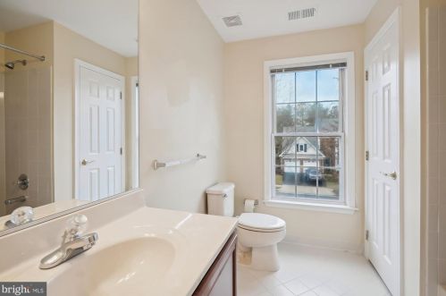 15480 Championship Dr, Haymarket VA  20169-6107 exterior
