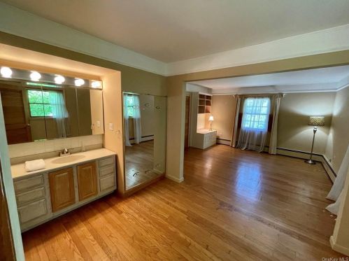 15 Jean Way, Somers Town NY  10589-2605 exterior