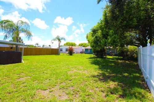 3530 Trask Dr, Tarpon Springs FL  34691-3363 exterior