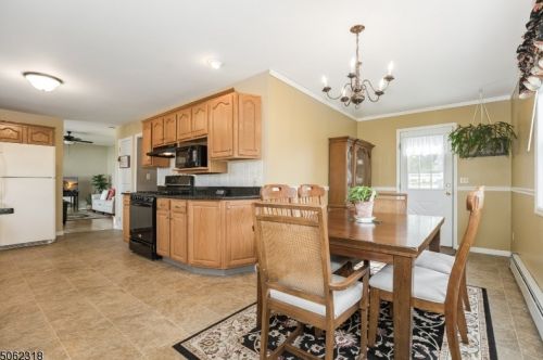 78 Hunters Ln, Sparta NJ  07871-2556 exterior