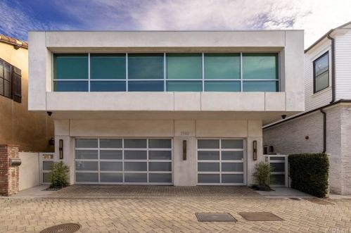 2152 Oceanfront, Newport Beach, CA 92661-1525