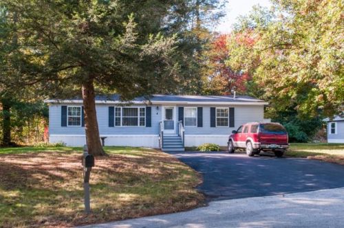 4 Gary St, Nashua, NH 03062-3528