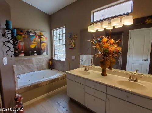 3398 Abrego Dr, Green Valley AZ  85614-3641 exterior