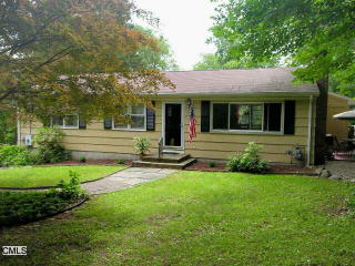 11 Park Ln, Newtown, CT 06470-2227
