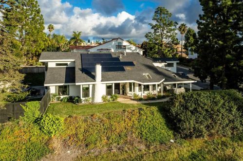 2638 Unicornio St, Carlsbad CA 92009-4443 exterior