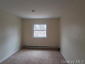 8 Sandburg Ct, Middletown NY  10941-1813 exterior
