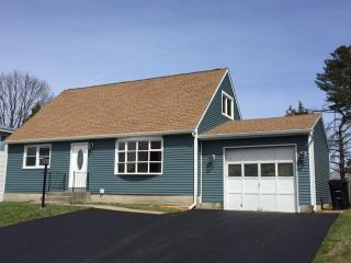 48 Donegal Ave, Troy, NY 12180-6117