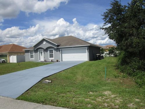 446 Arkansas Ct, Kissimmee, FL 34759-5324