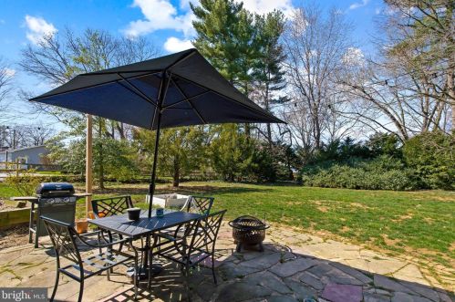 251 Primrose Ave, Lancaster PA  17601-3820 exterior