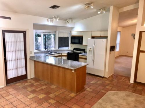 2411 Alamo Dr, Chandler, AZ 85224-1706