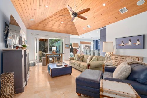 1215 Crestwood Dr, Delray Beach FL  33483-7211 exterior