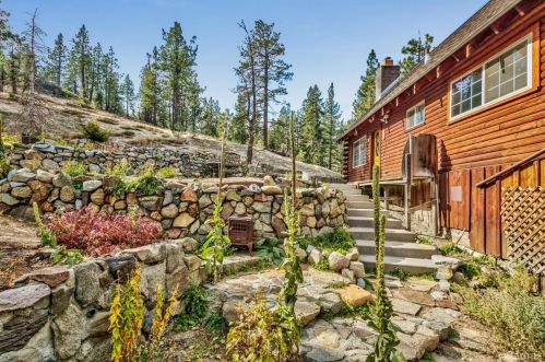 1860 F St, South Lake Tahoe CA  96150-3630 exterior