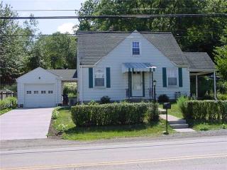 200 Kleber Rd, Glenshaw, PA 15116-1720