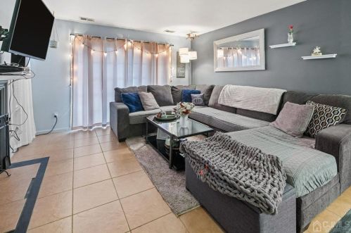 306 Cozzens Ct, East Brunswick, NJ 08816-1856