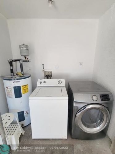 149 Dabou Loop, Belle Glade FL  33430-4284 exterior