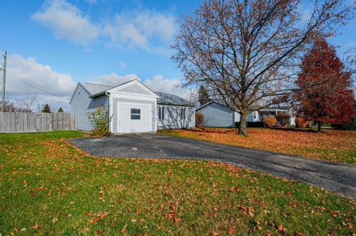 980 Kirkwood Dr, West Jefferson, OH 43162-1175