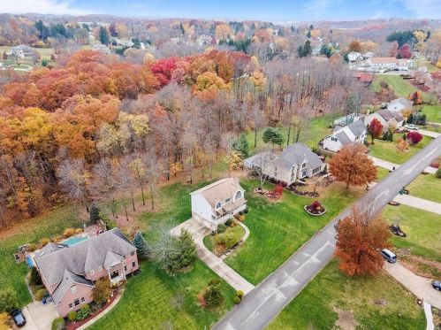 130 Maplevue Dr, Beaver Falls PA  15010-1475 exterior