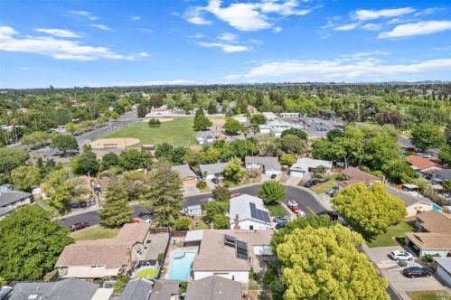 1655 Amapola St, Vacaville, CA 95687-6562
