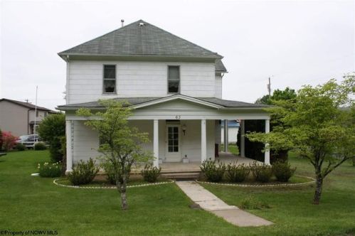 63 George St, Elkins, WV 26241-3603