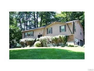 79 East Dr, Danbury, CT 06810-8208