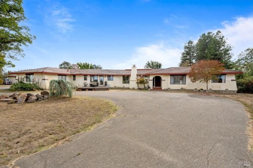 5498 Bravo Toro Ln, Santa Rosa, CA 95401-5503