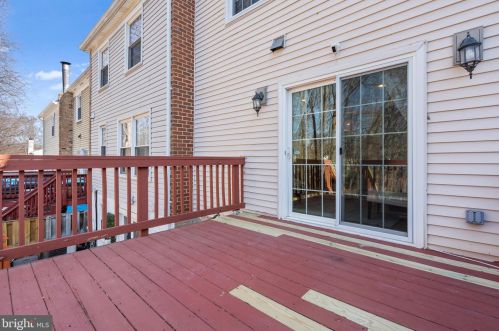 7716 Groveland Heights Ct, Springfield VA  22153-2255 exterior