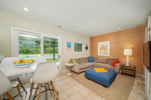 4262 Lemp Ave, North Hollywood CA  91604-2811 exterior