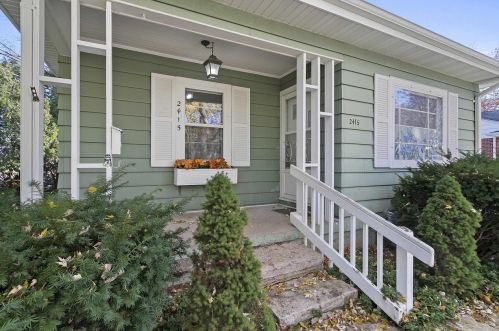 2415 Oakwood Ave, Green Bay, WI 54301-1807