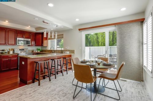 4330 Fairlands Dr, Pleasanton CA  94588-3428 exterior