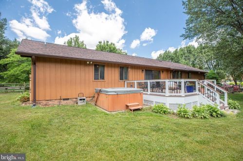 2327 Contest Ln, Haymarket VA  20169-1209 exterior