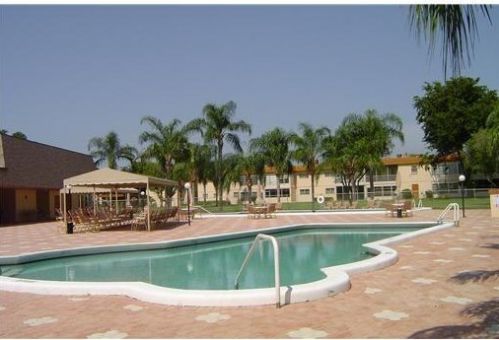 17 Willowbrook Ln, Delray Beach FL  33446-1644 exterior